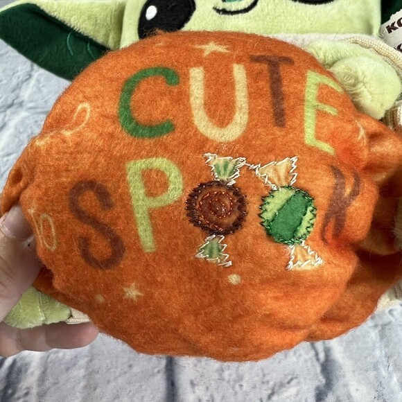 Star Wars The Mandalorian The Child Halloween Too Cute To Spook Table Decor New - Picture 2 of 9